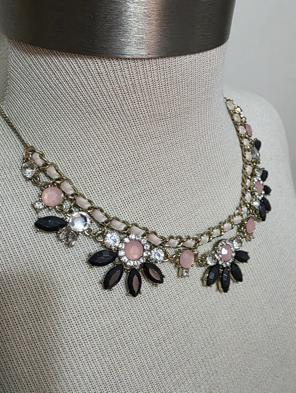 Liz Claiborne Statement Collar Necklace 19" Lobster Clasp - Picture 2 of 5
